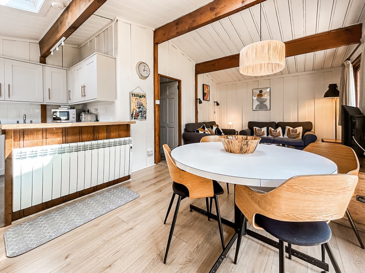 Lochend Chalets - Log Cabin 8, listing photograph 4