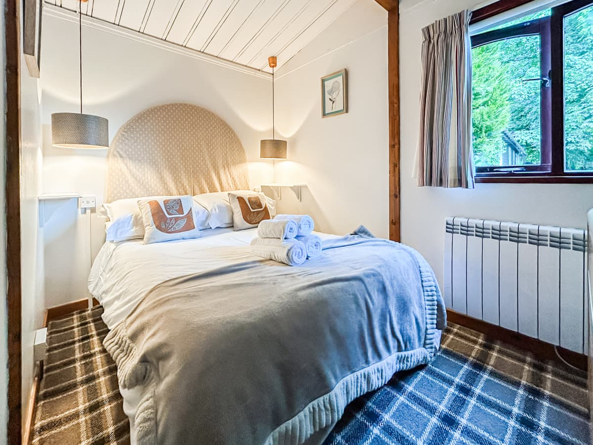 Lochend Chalets - Log Cabin 3, listing photograph 8