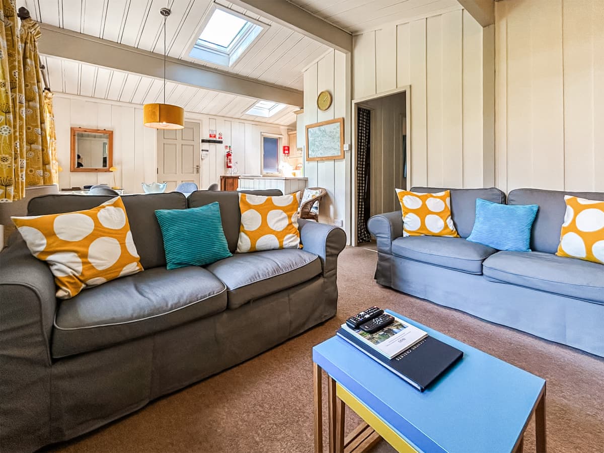 Lochend Chalets - Log Cabin 7, listing photograph 3