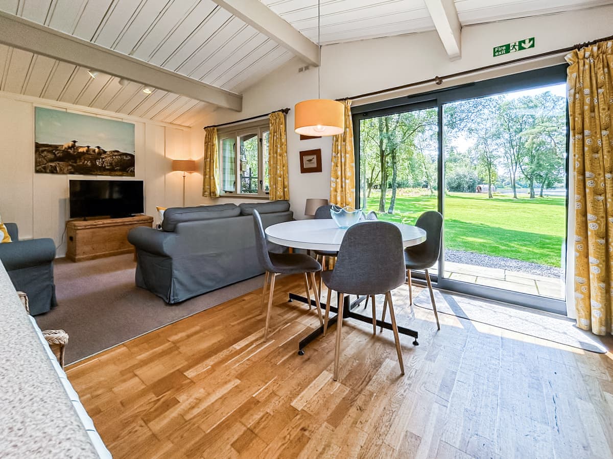 Lochend Chalets - Log Cabin 7, listing photograph 4