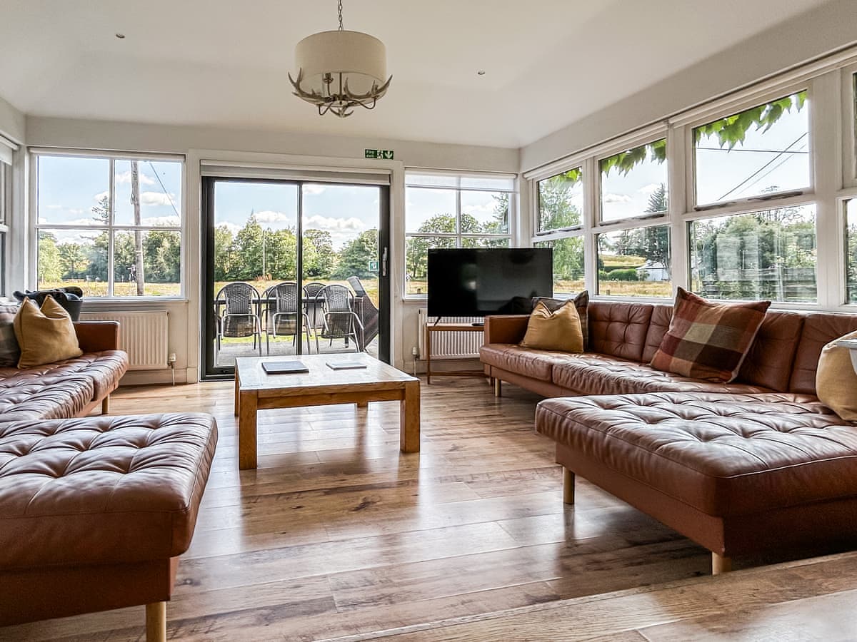 Lochend Chalets - Coach House, listing photograph 2