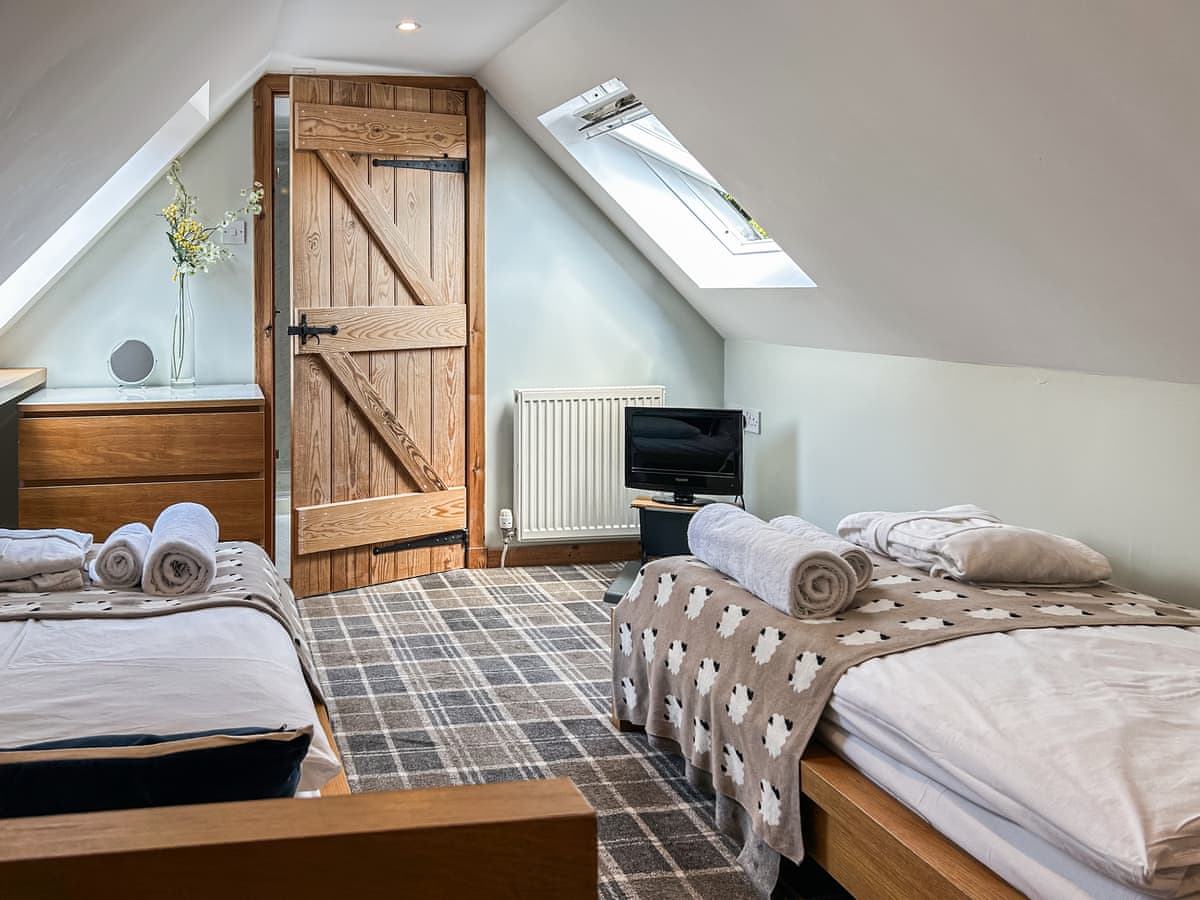 Lochend Chalets - Coach House, listing photograph 10