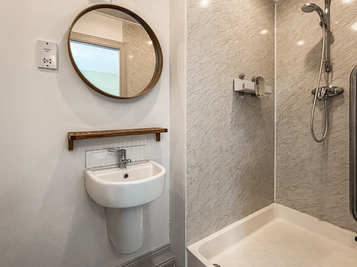 Lochend Chalets - Coach House, listing photograph 12
