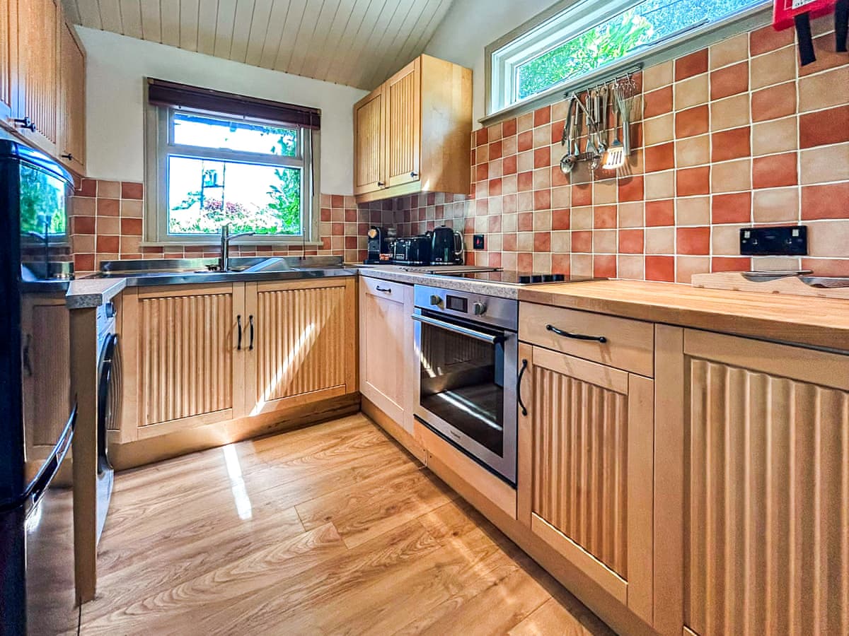 Lochend Chalets - Pine Lodge, listing photograph 5