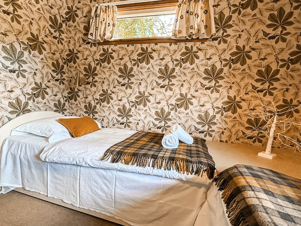 Lochend Chalets - Pine Lodge, listing photograph 8