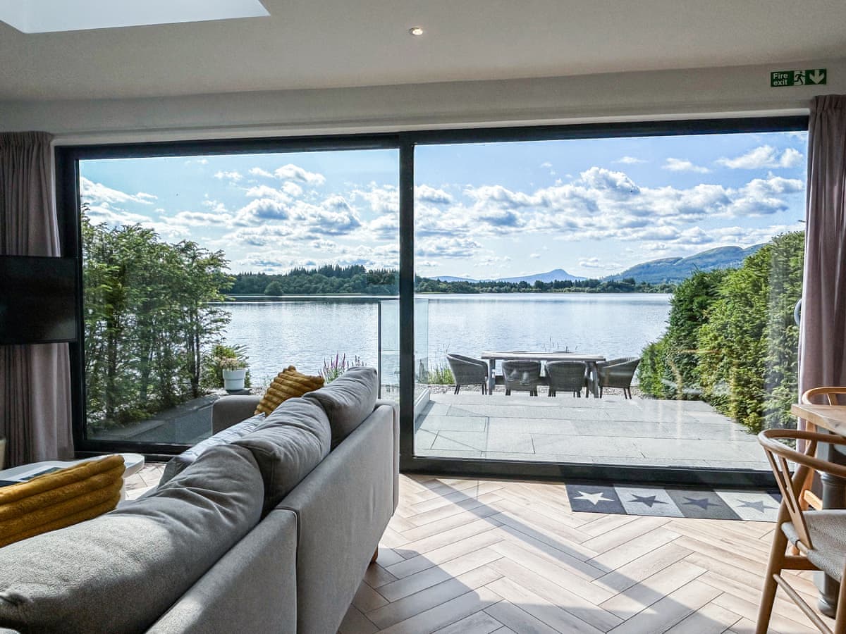 Lochend Chalets - Teal Lodge