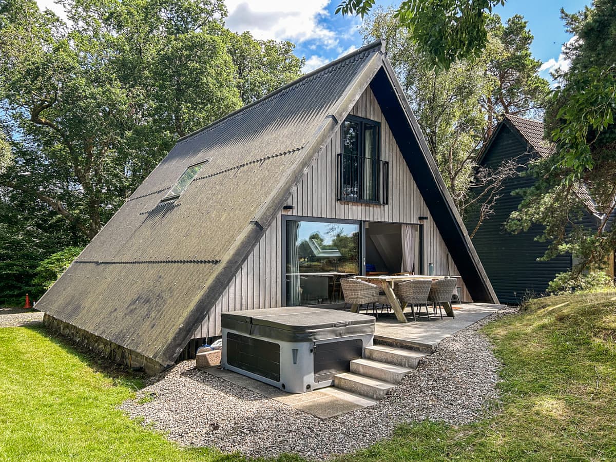 Lochend Chalets - Osprey Lodge, listing photograph 2