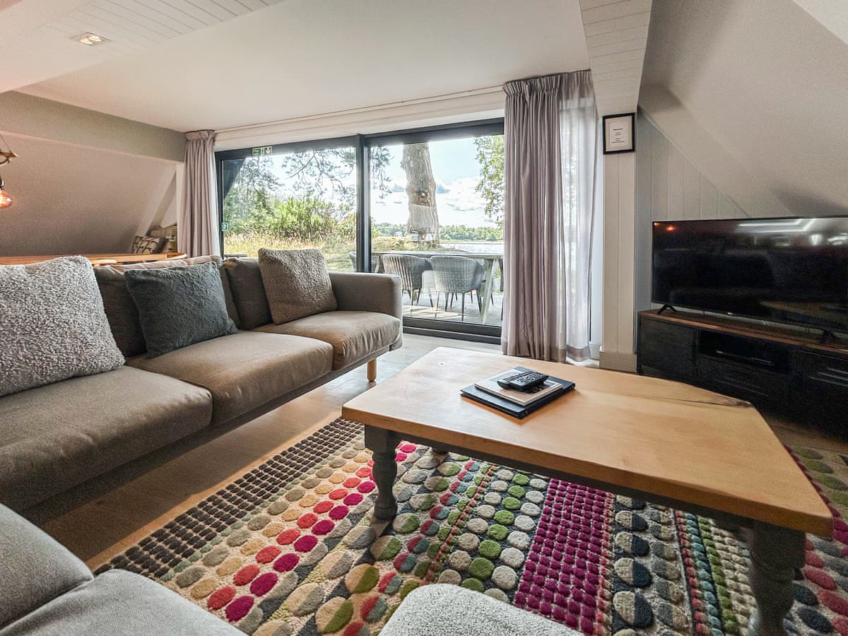 Lochend Chalets - Osprey Lodge, listing photograph 6