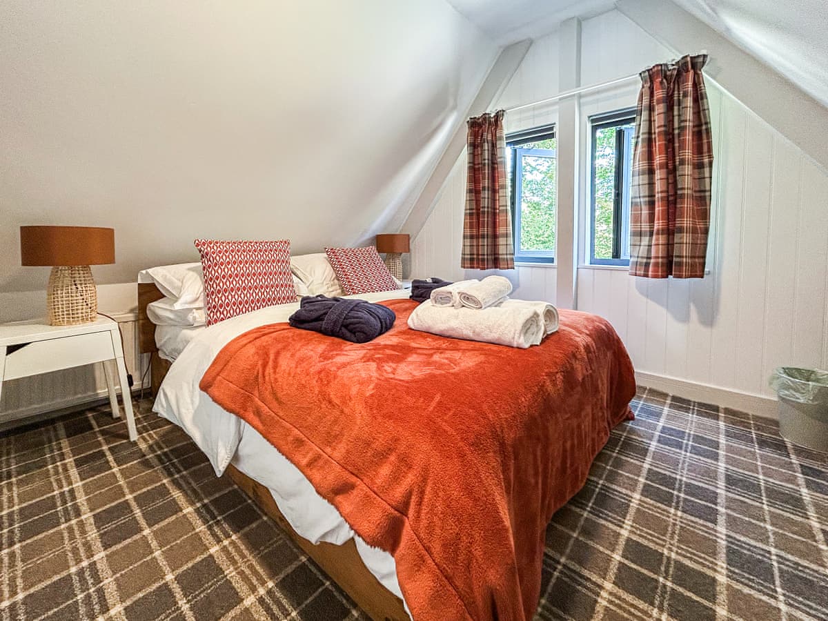 Lochend Chalets - Osprey Lodge, listing photograph 11