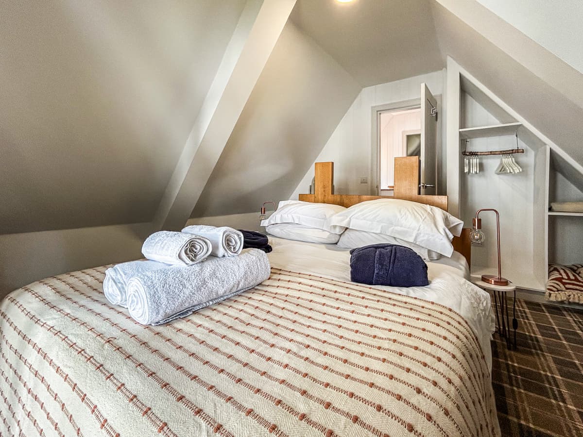 Lochend Chalets - Osprey Lodge, listing photograph 12