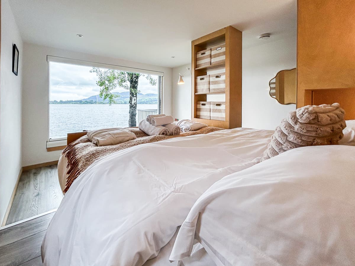 Lochend Chalets - Wigden and The Nest, listing photograph 4