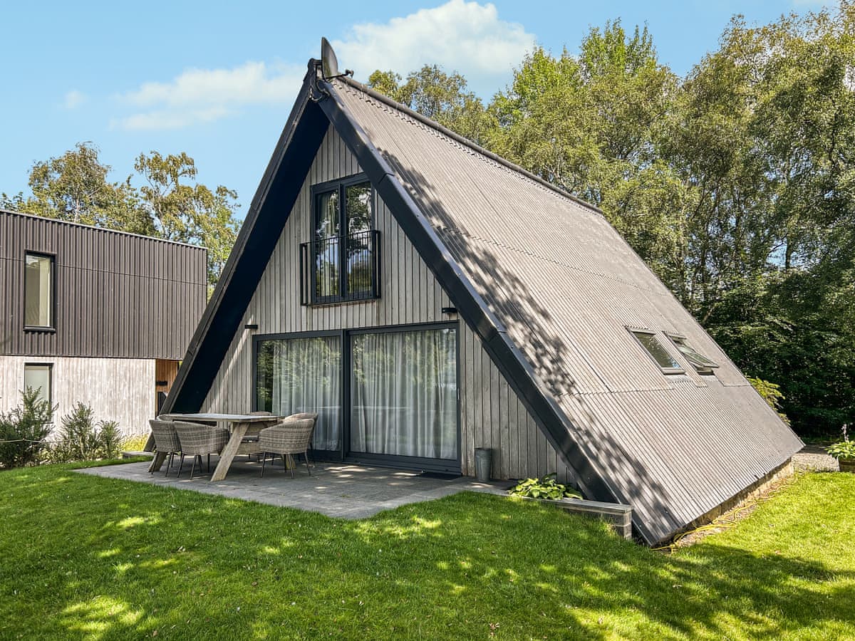 Lochend Chalets - Heron Lodge, listing photograph 2