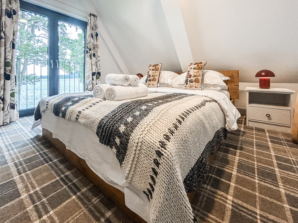 Lochend Chalets - Heron Lodge, listing photograph 10