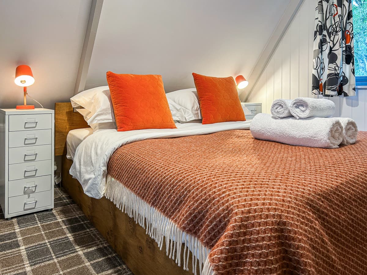 Lochend Chalets - Heron Lodge, listing photograph 11