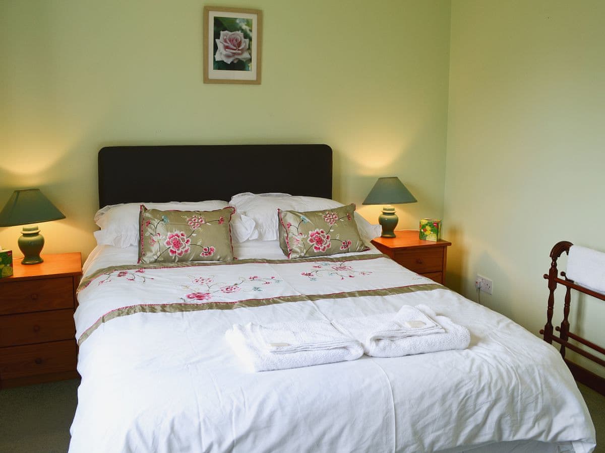 The Cottage, listing photograph 4
