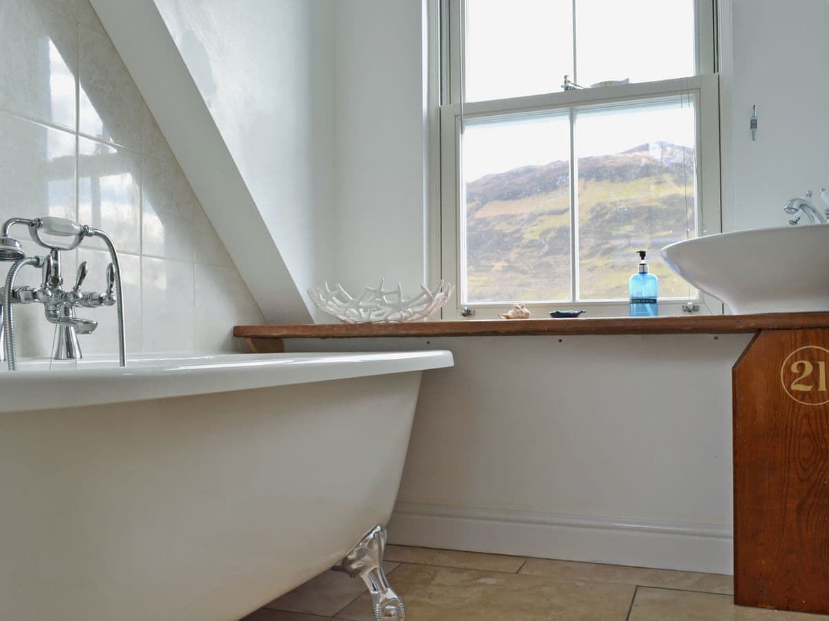 Loch Shore Cottage, listing photograph 12