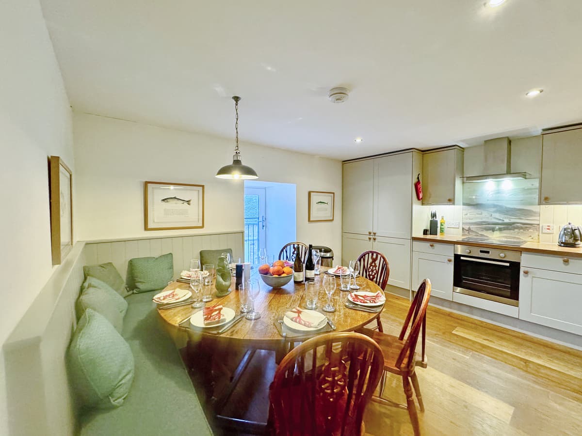 Rispond Estate - The Fish House, listing photograph 3