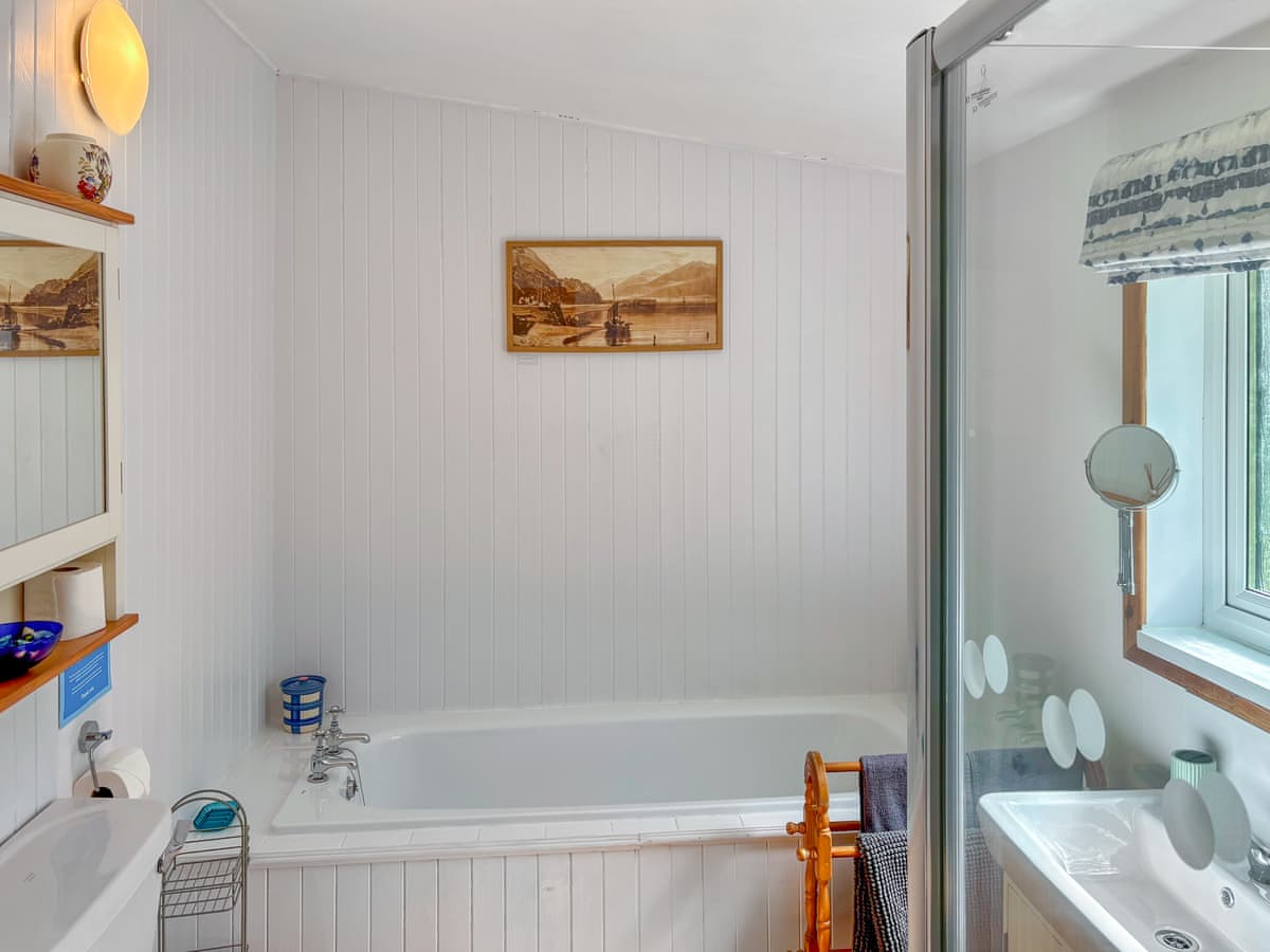 The Heron, listing photograph 11