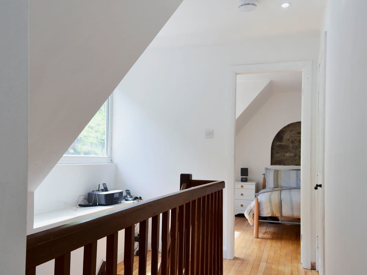 Woodend, listing photograph 10