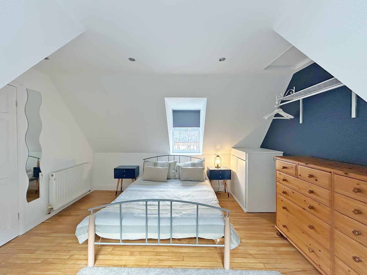 Woodend, listing photograph 4