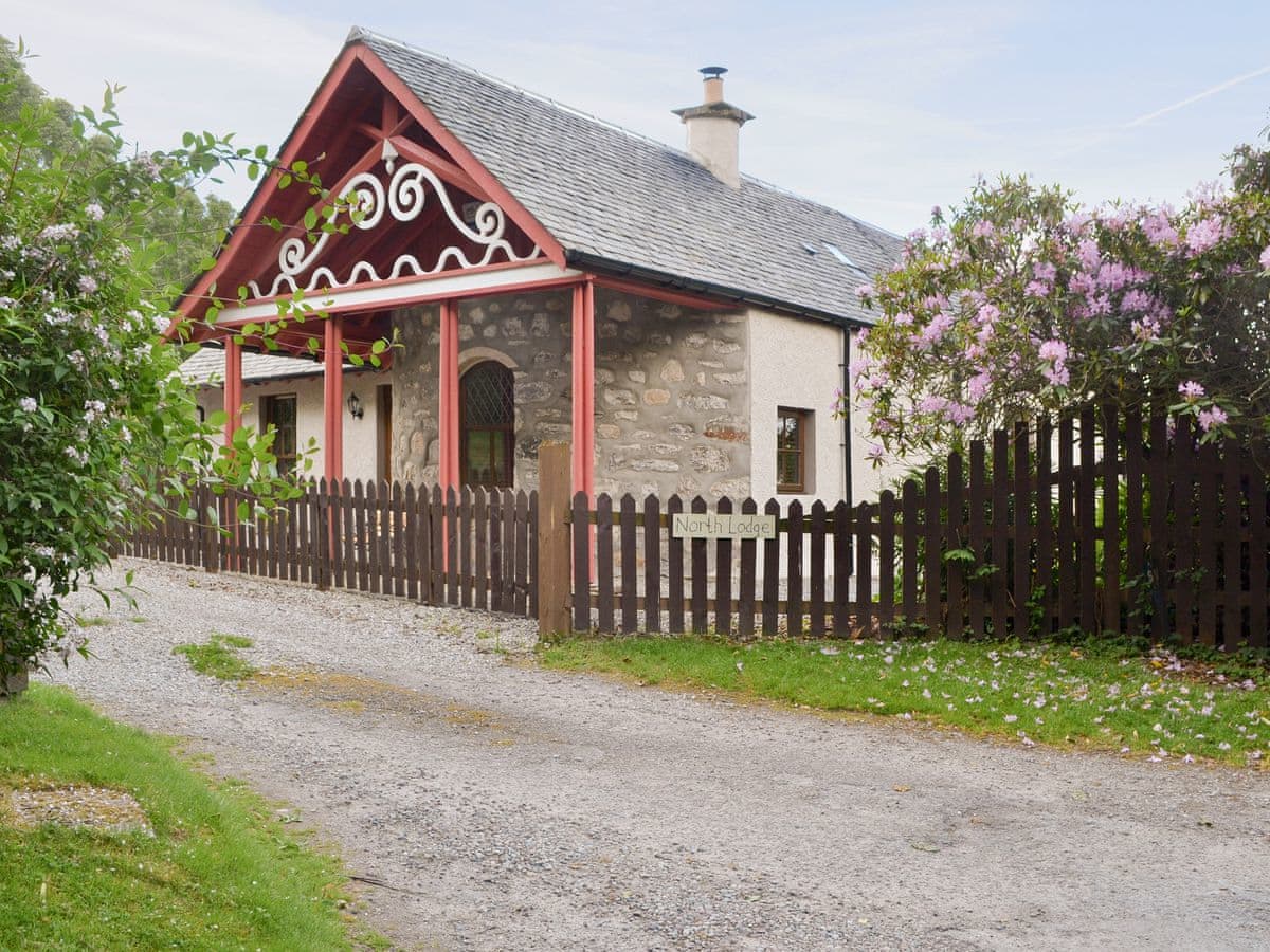 North Lodge Gate House, listing photograph 11