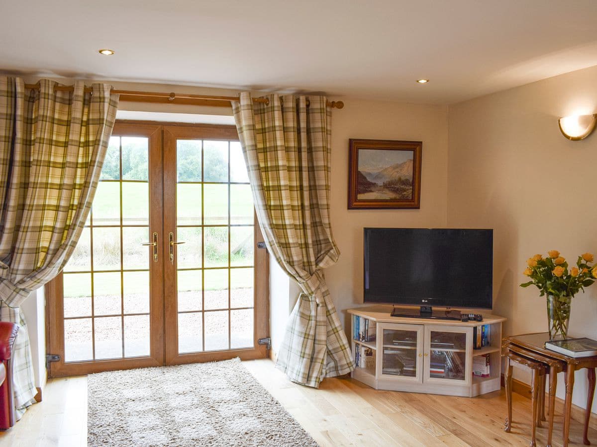 Loch Lomond Farm Cottages - The Ploughmans, listing photograph 2