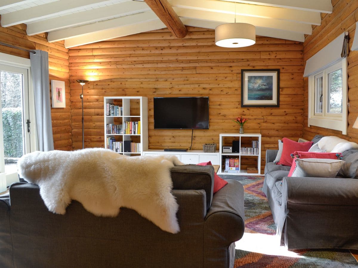 Glen Hideaway, listing photograph 3