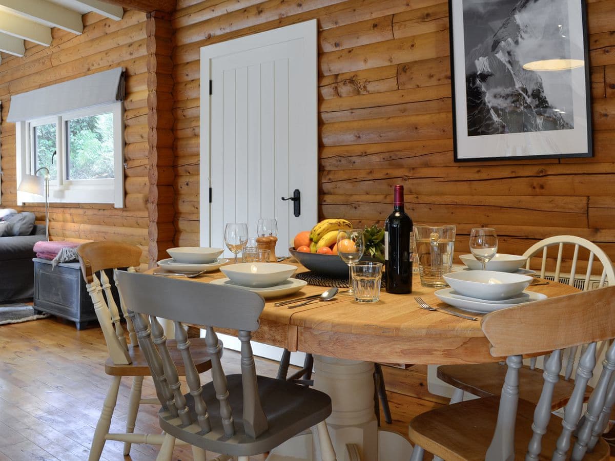 Glen Hideaway, listing photograph 6