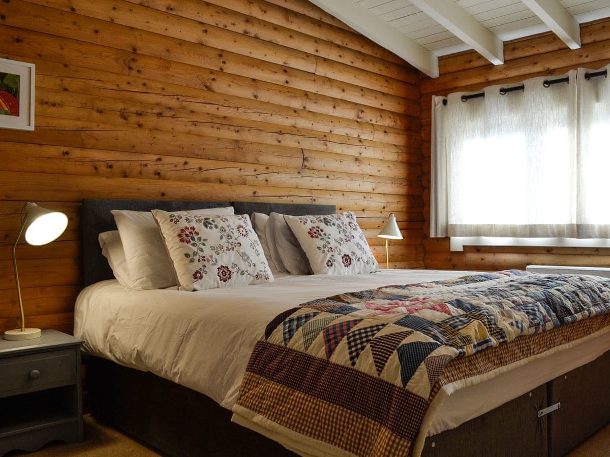 Glen Hideaway, listing photograph 9