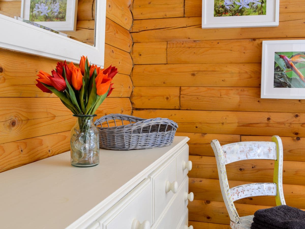 Glen Hideaway, listing photograph 11