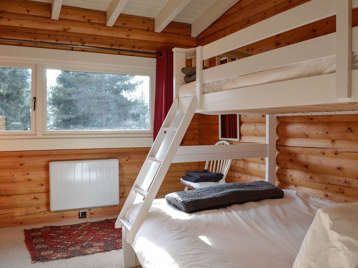 Glen Hideaway, listing photograph 12