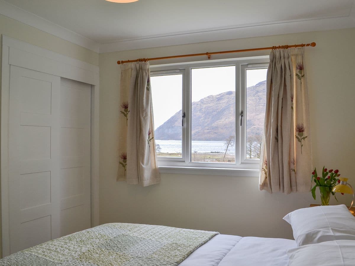 Invernoe Cottage, listing photograph 9