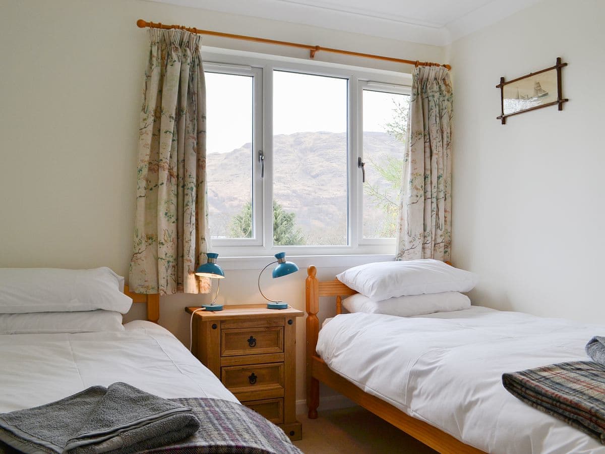 Invernoe Cottage, listing photograph 10