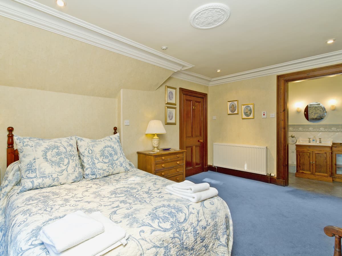 Dess Lodge, listing photograph 6
