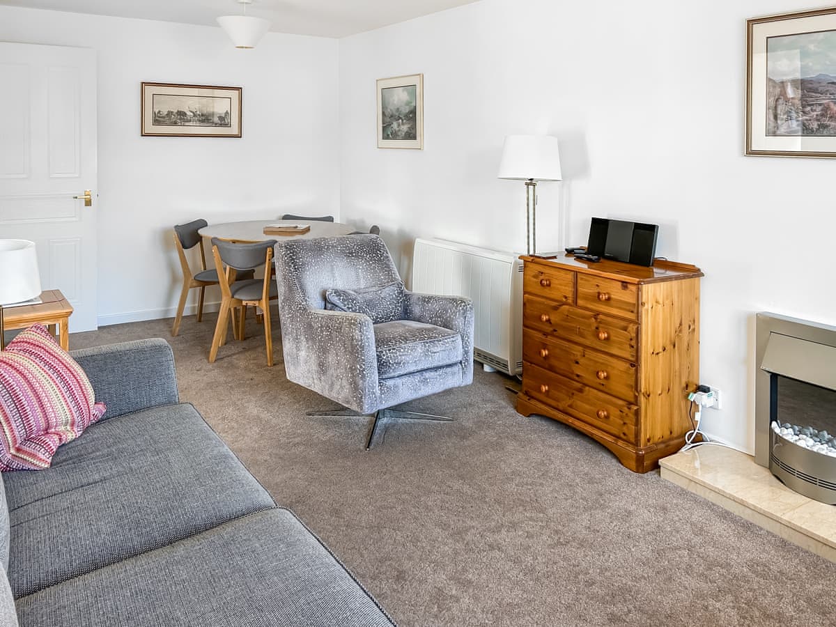 Glenrothay, listing photograph 3