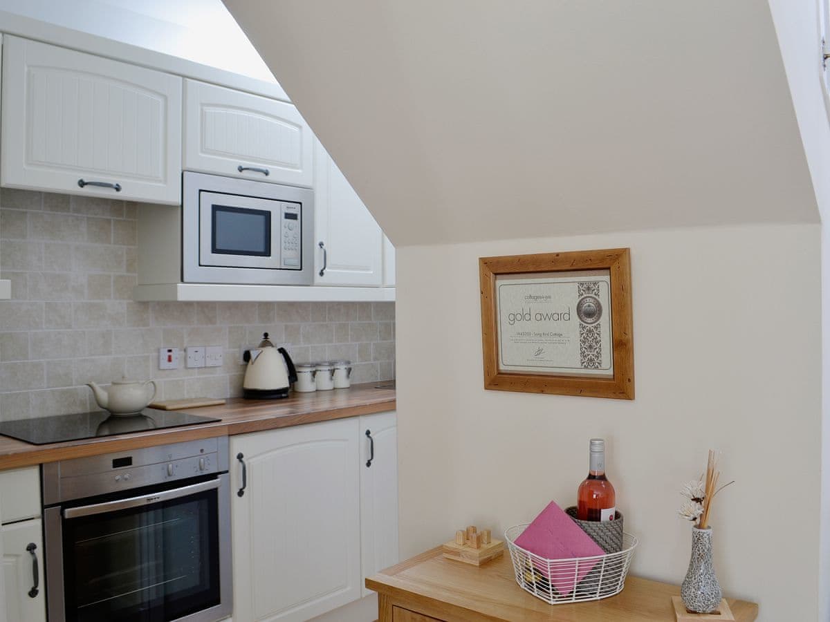Song Bird Cottage, listing photograph 6