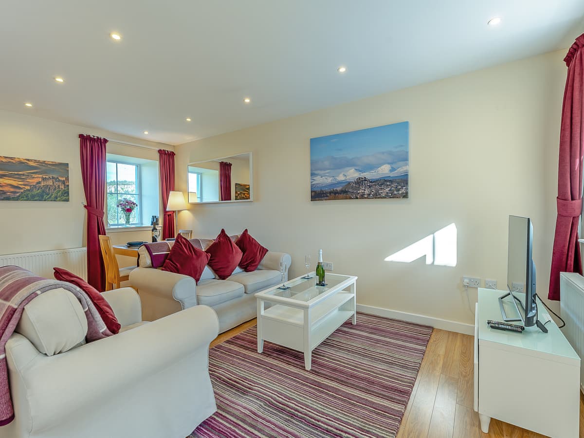 Osprey Hideaways - Kestrel Cottage, listing photograph 4