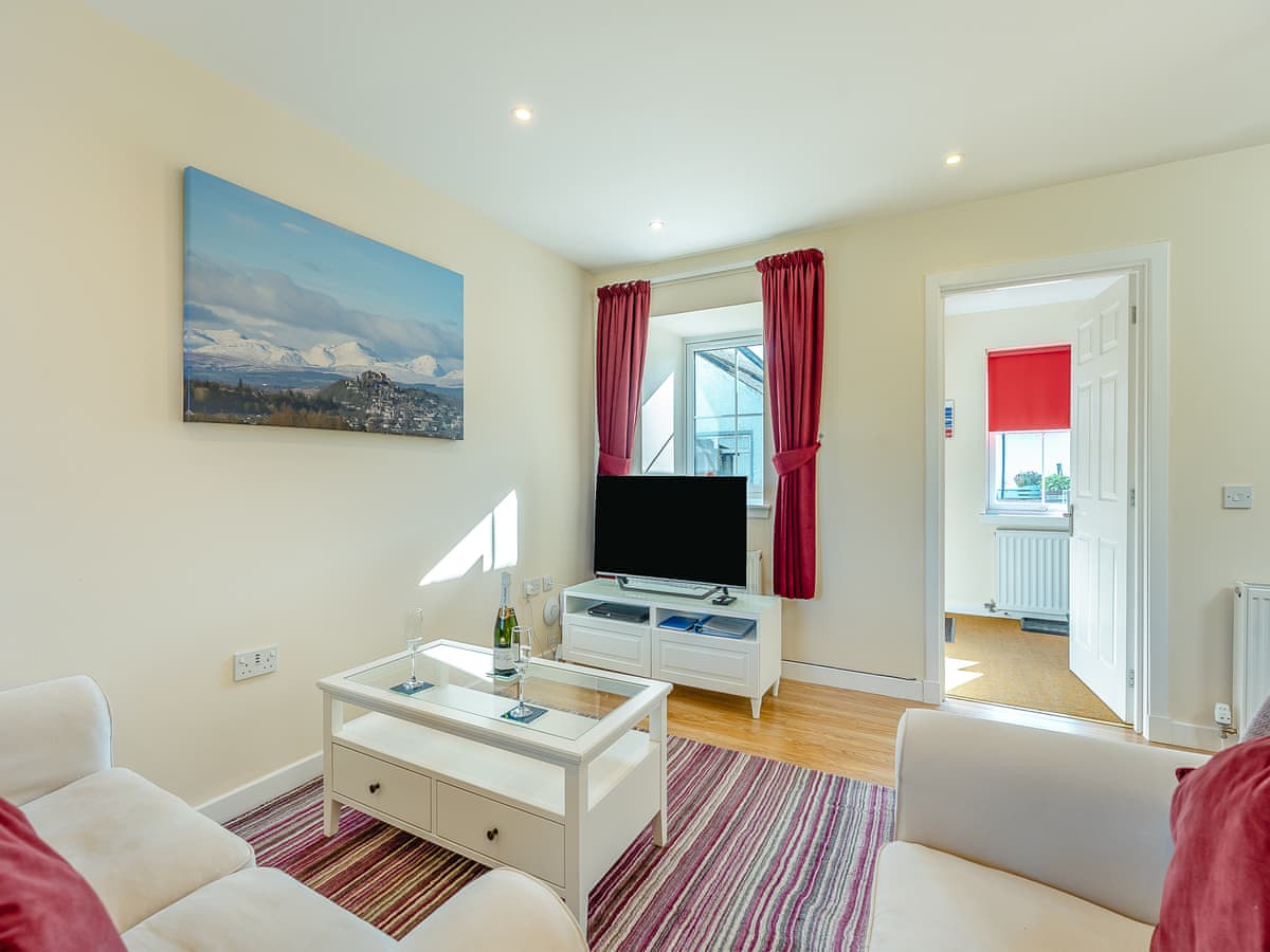 Osprey Hideaways - Kestrel Cottage, listing photograph 3