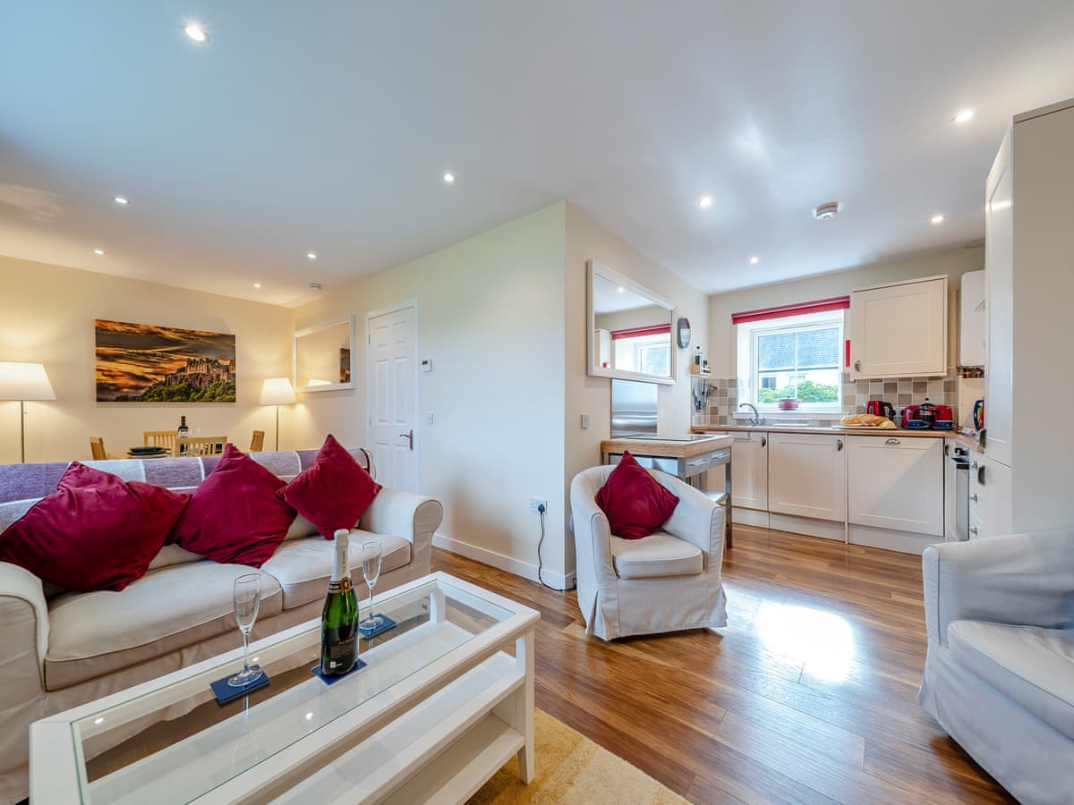 Osprey Hideaways - Peregrine Cottage, listing photograph 4
