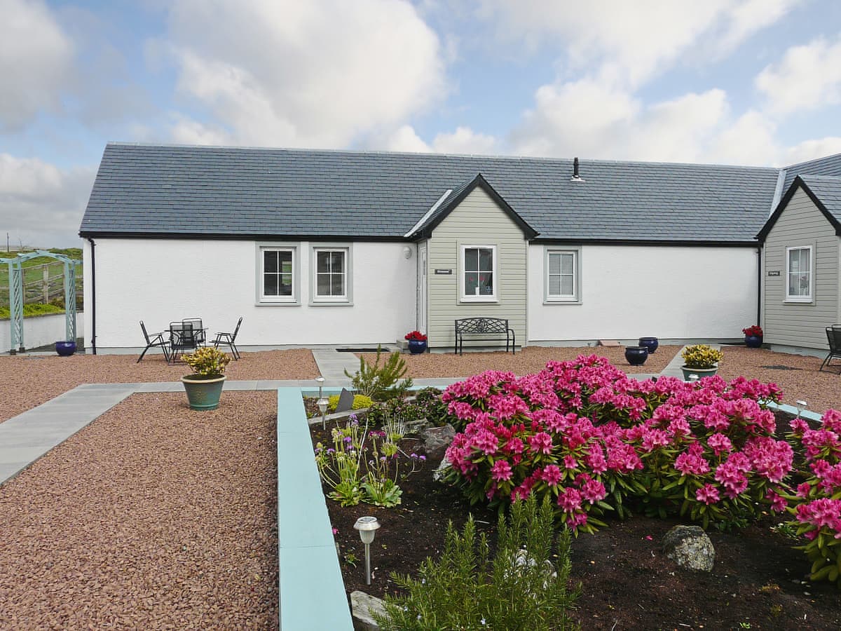 Osprey Hideaways - Buzzard Cottage