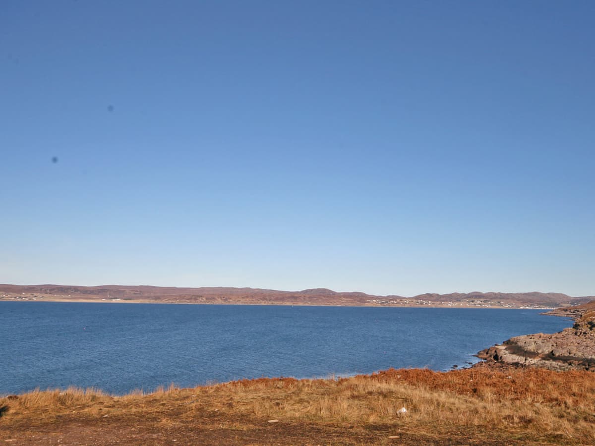 Water's Edge, listing photograph 3