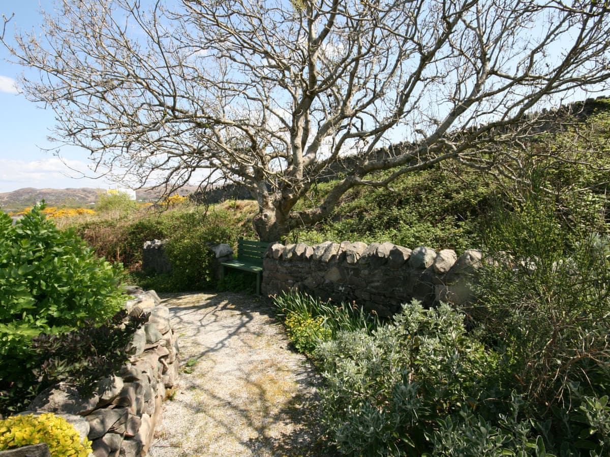 Gavin Maxwell Cottage, listing photograph 9