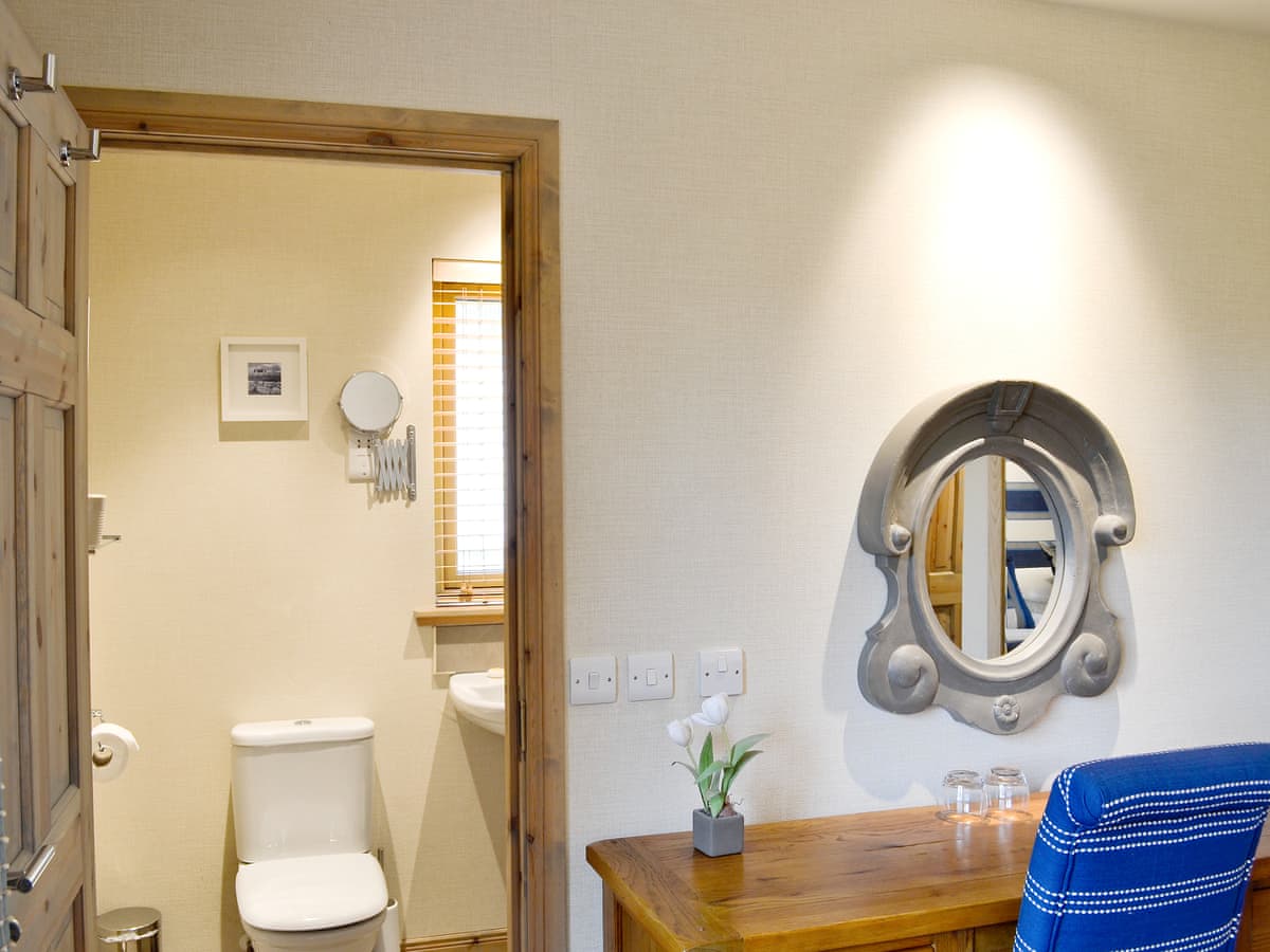 Weir Cottage, listing photograph 8