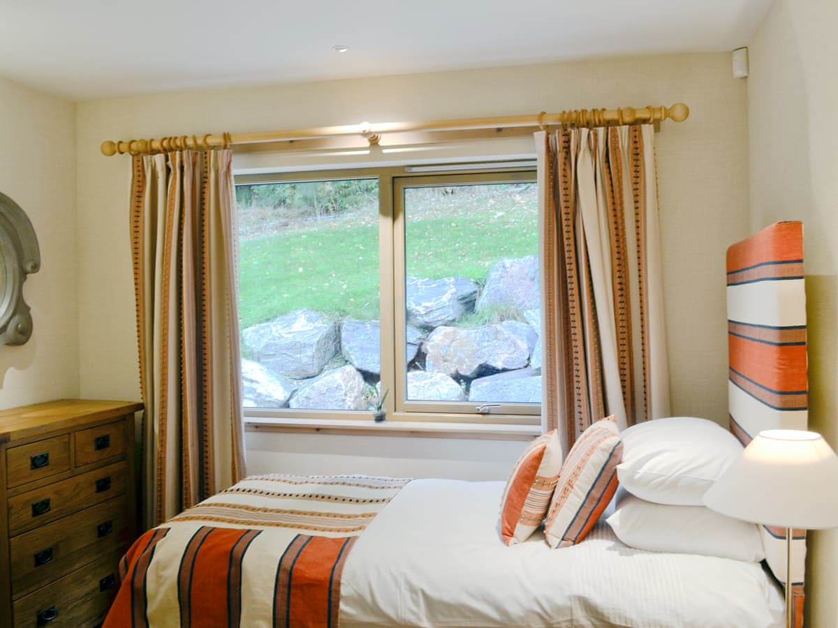 Weir Cottage, listing photograph 10