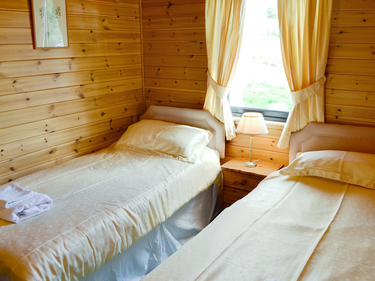 Larch Cottage, listing photograph 6