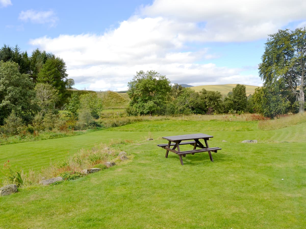 Larch Cottage, listing photograph 9