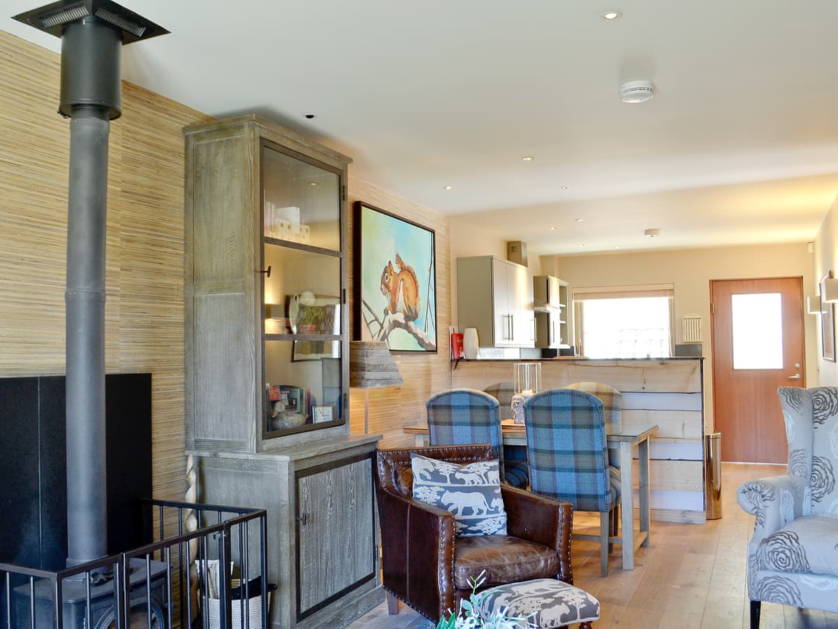 Red Squirrel Lodge, listing photograph 3