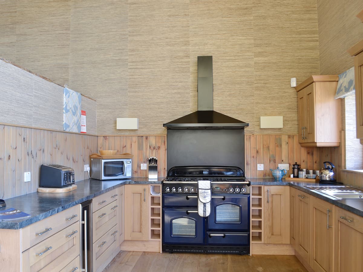 Ghillie's Lodge, listing photograph 7