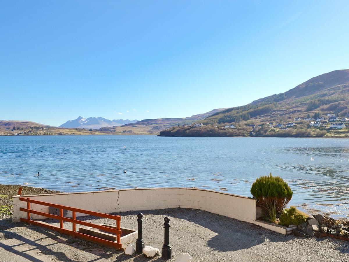Shore View, listing photograph 10