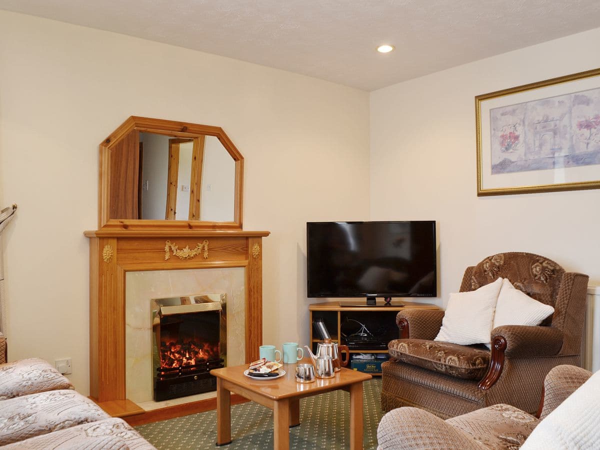 Ross Cottage, listing photograph 2
